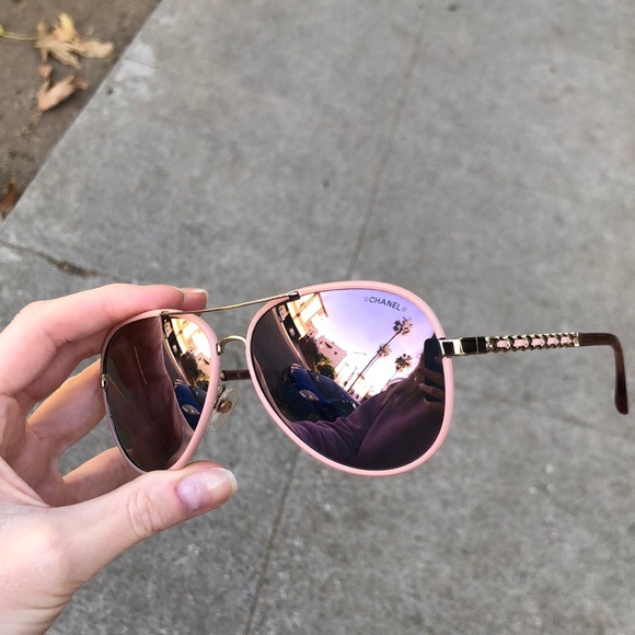 Chanel Pink Aviator leather trim CC logo & chain handles Sunglasses 4219-Q main image 6